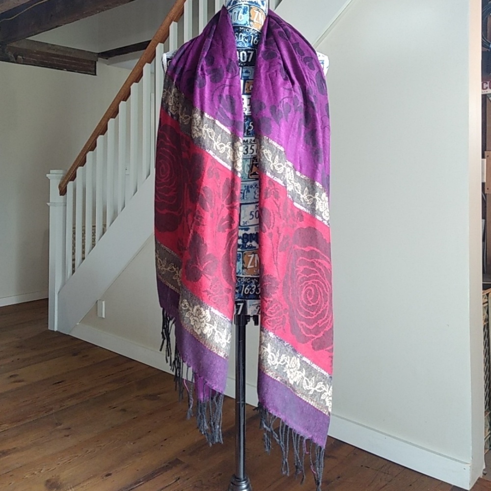 Beautiful fringed scarf